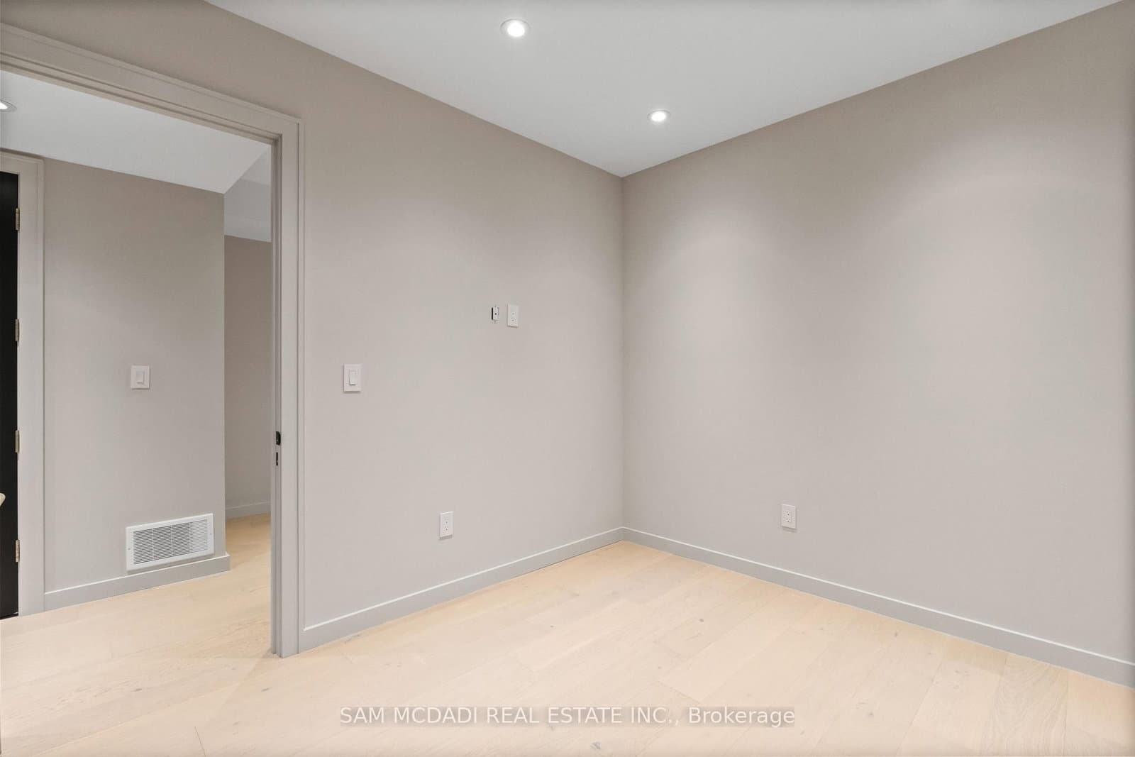1090 Ella Avenue thumbnail 38