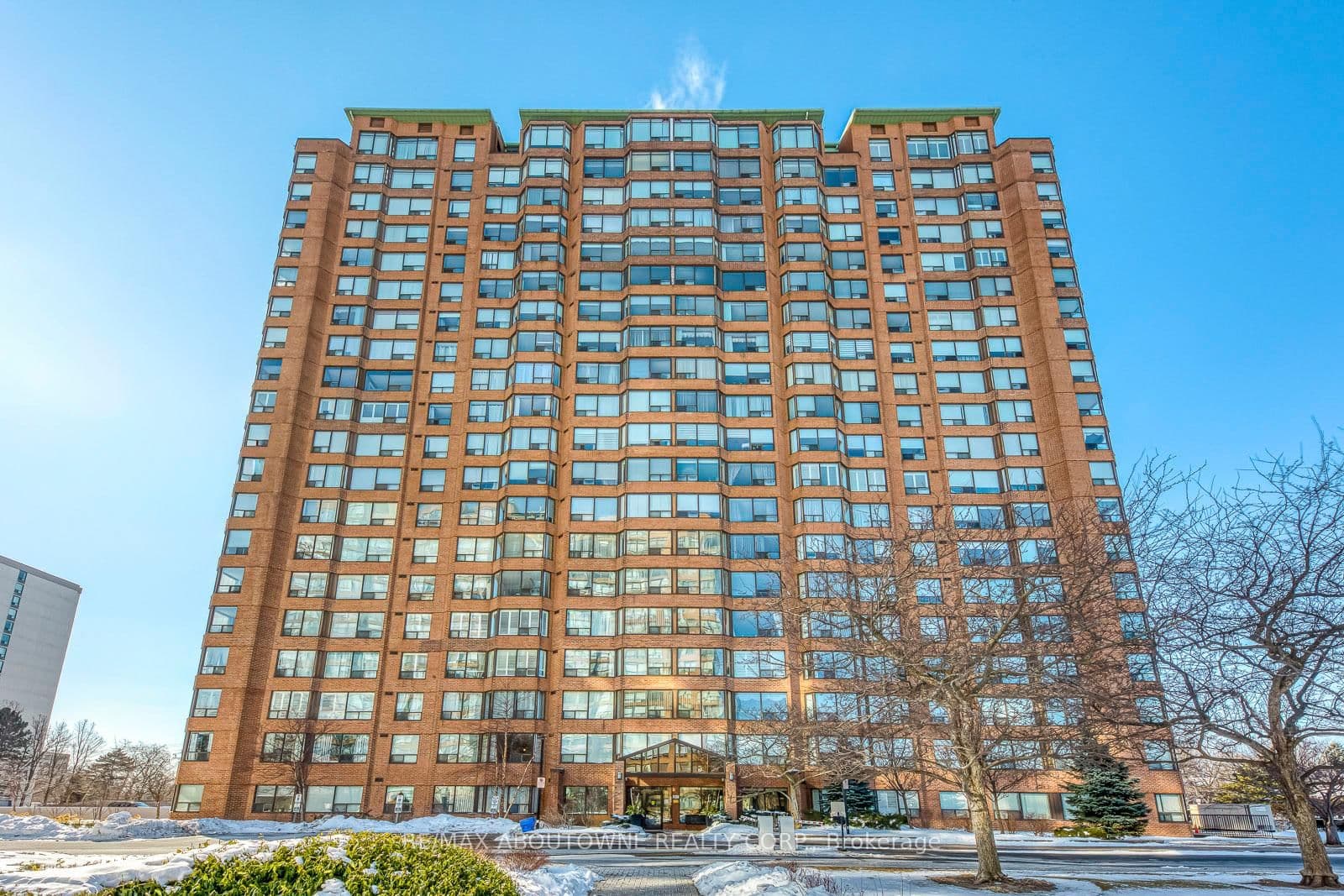 #1705 - 1270 Maple Crossing Boulevard