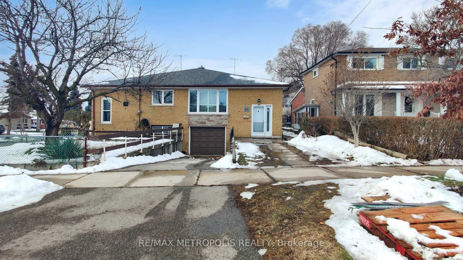68 Paulvale Crescent - Image 1