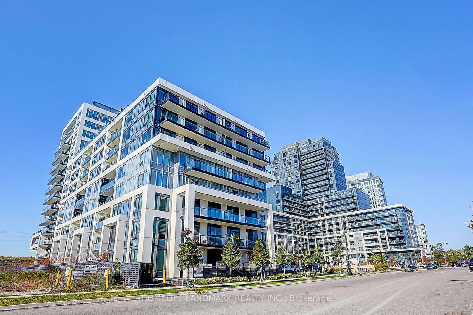 3200 William Coltson Avenue, Unit 215