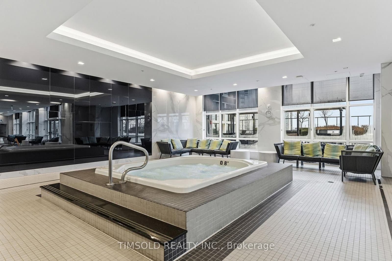 5 Mabelle Avenue, Unit 4136 thumbnail 34