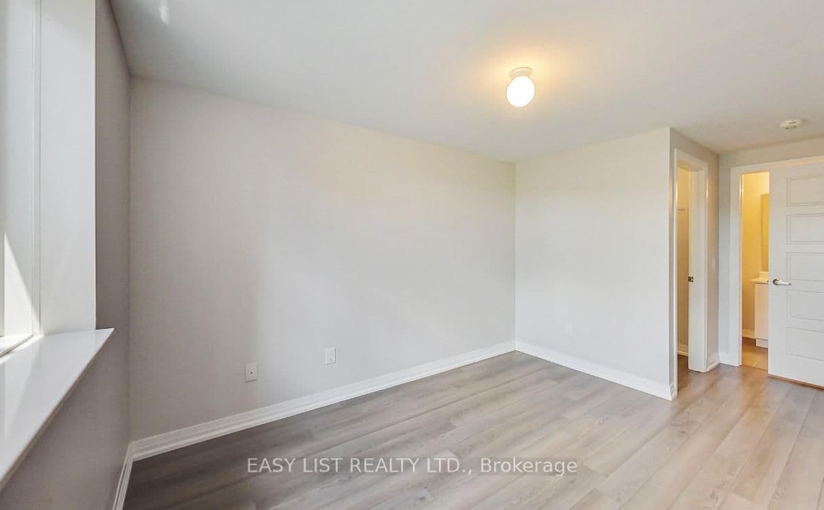 1210 Main Street E, Unit 102 thumbnail 9