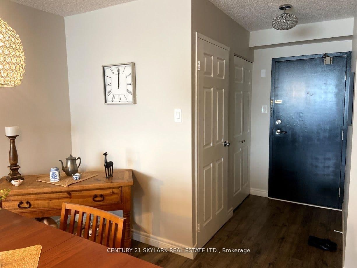 8 Lisa Street, Unit 706 thumbnail 2