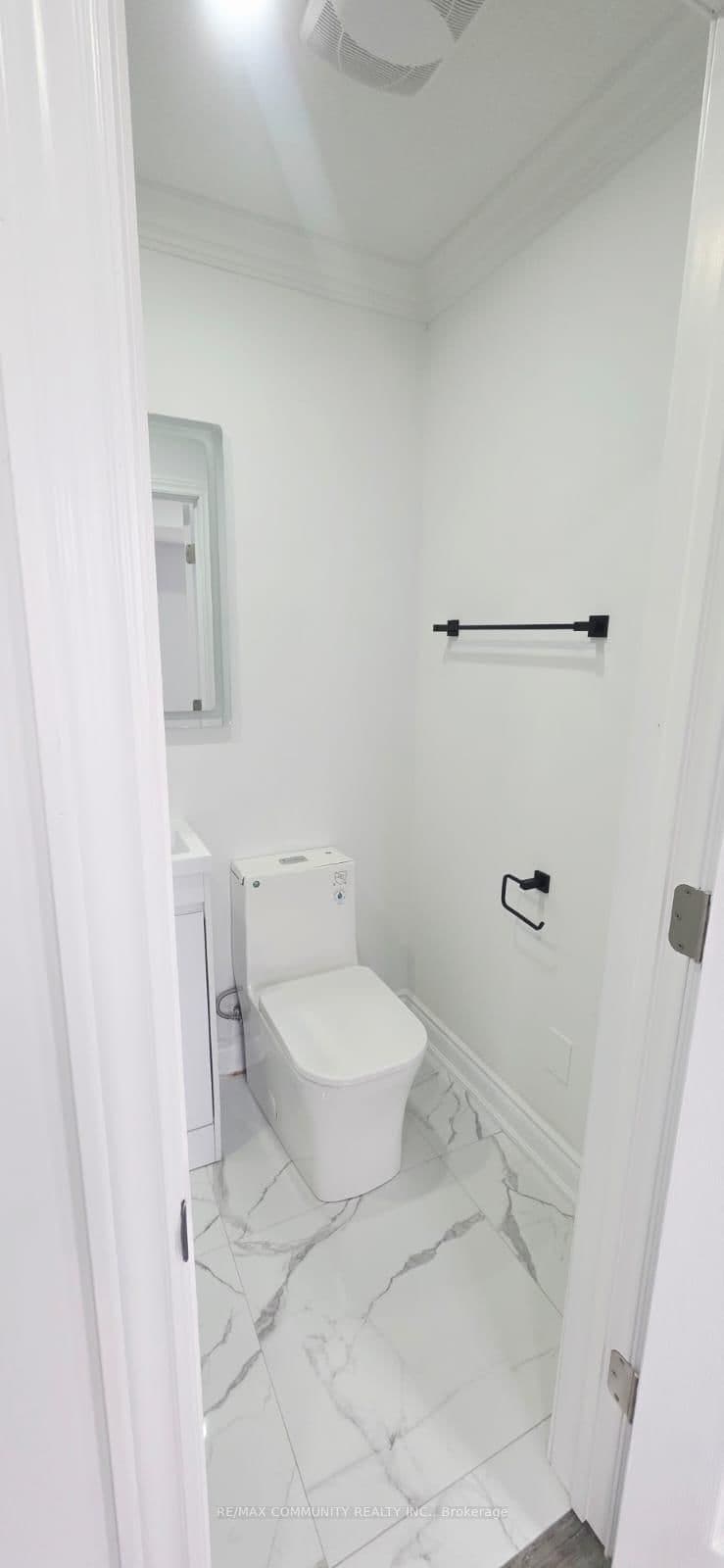50 Rockman Crescent, Unit Lower thumbnail 6