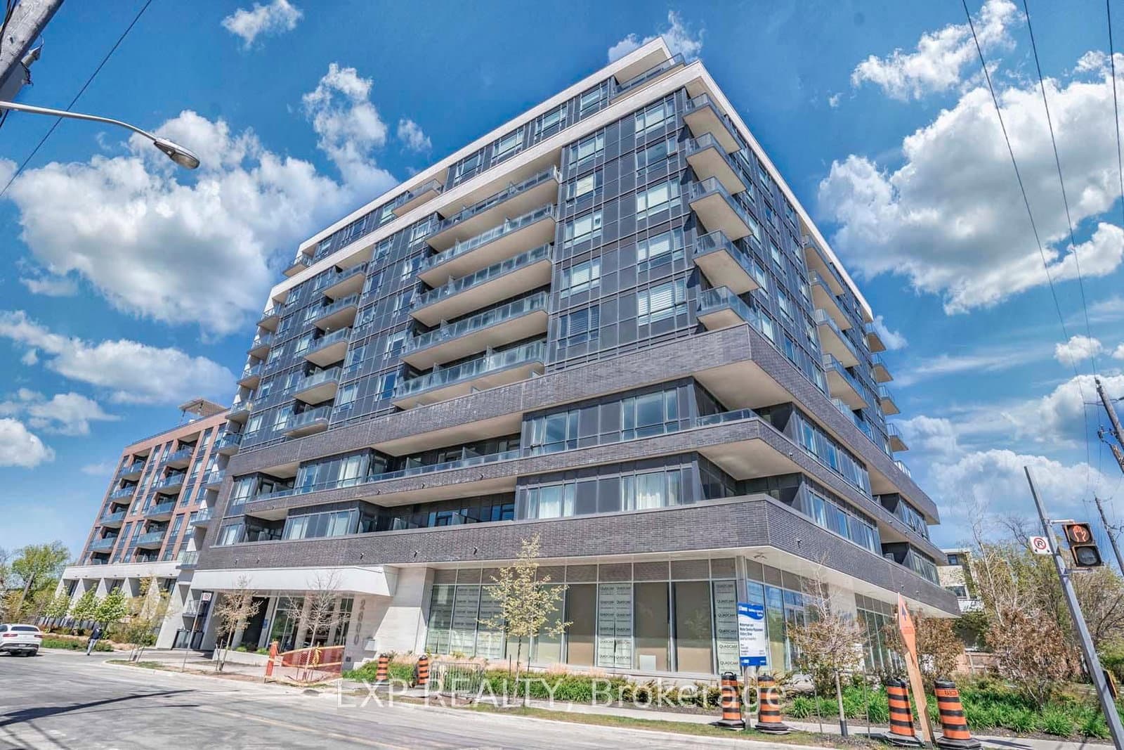 ##605 - 2800 Keele Street