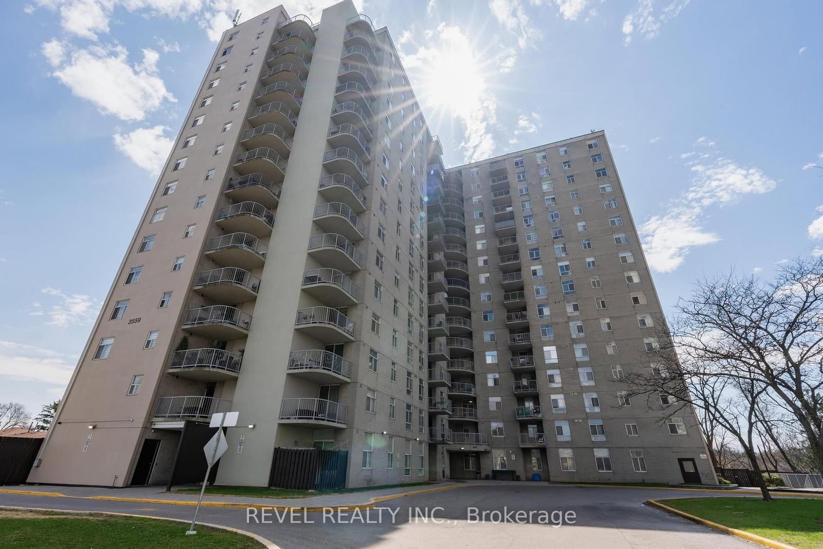 #306 - 3559 Eglinton Avenue W
