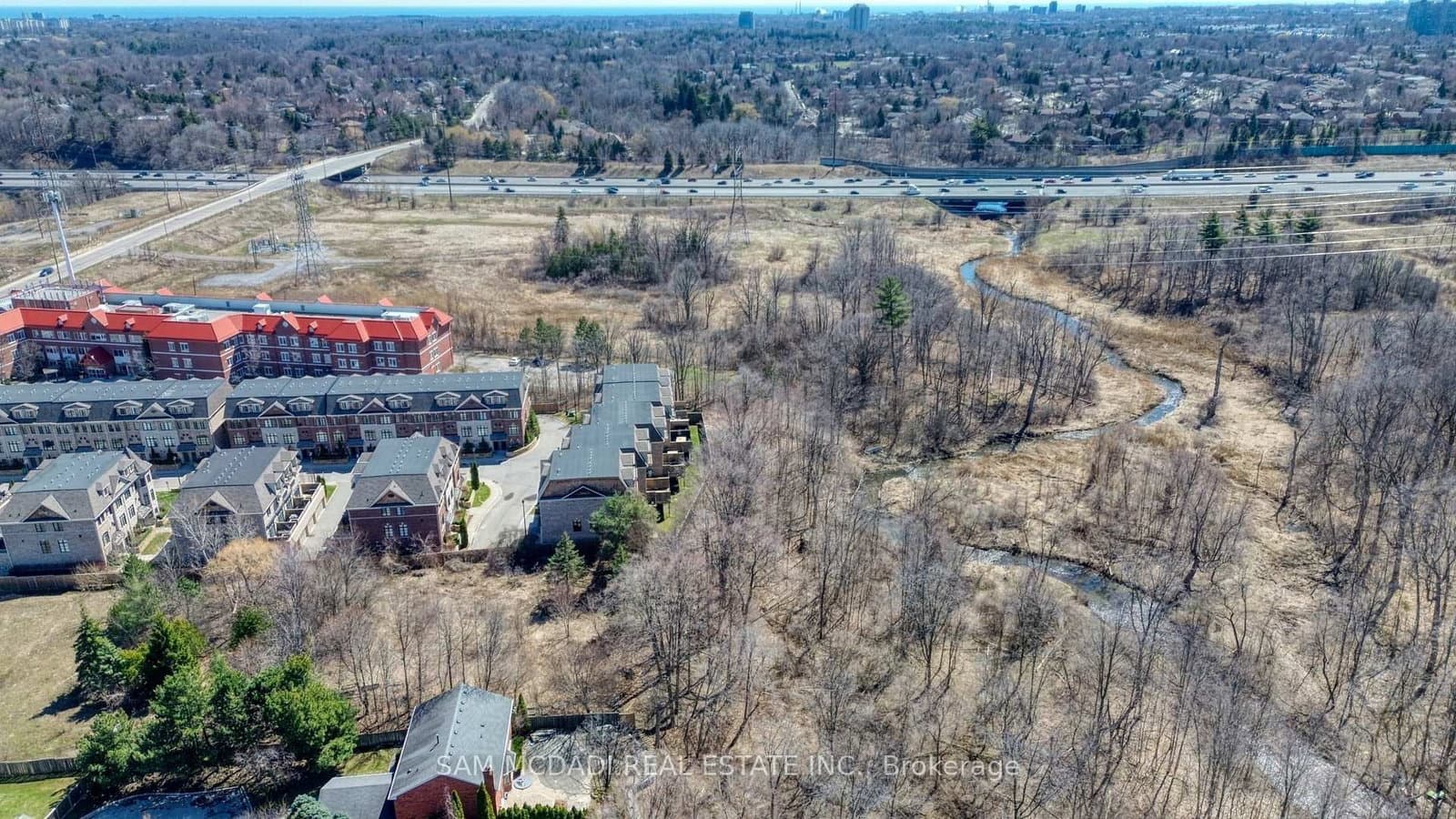 2029 Queensborough Gate thumbnail 33