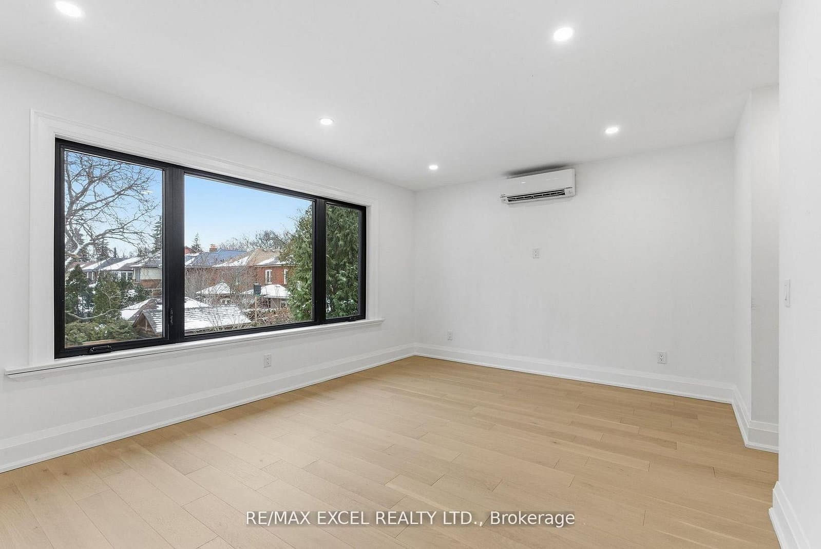 34 Raymond Avenue thumbnail 17