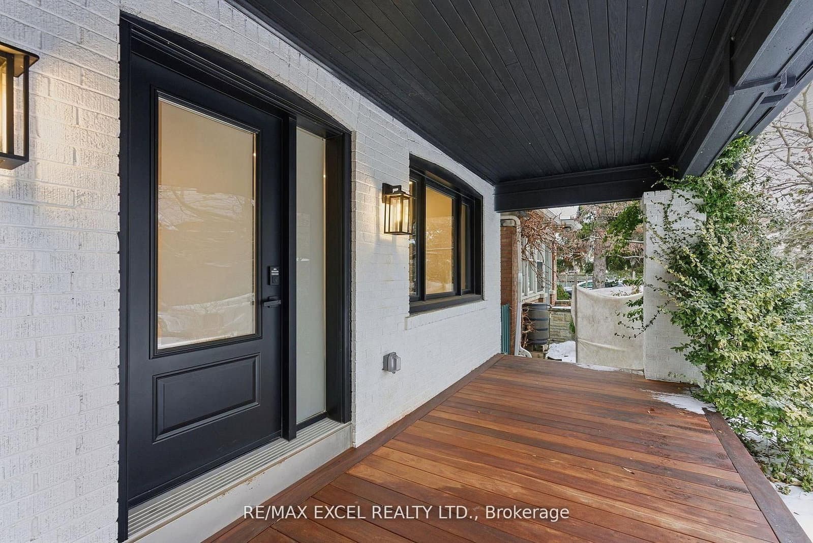 34 Raymond Avenue thumbnail 4
