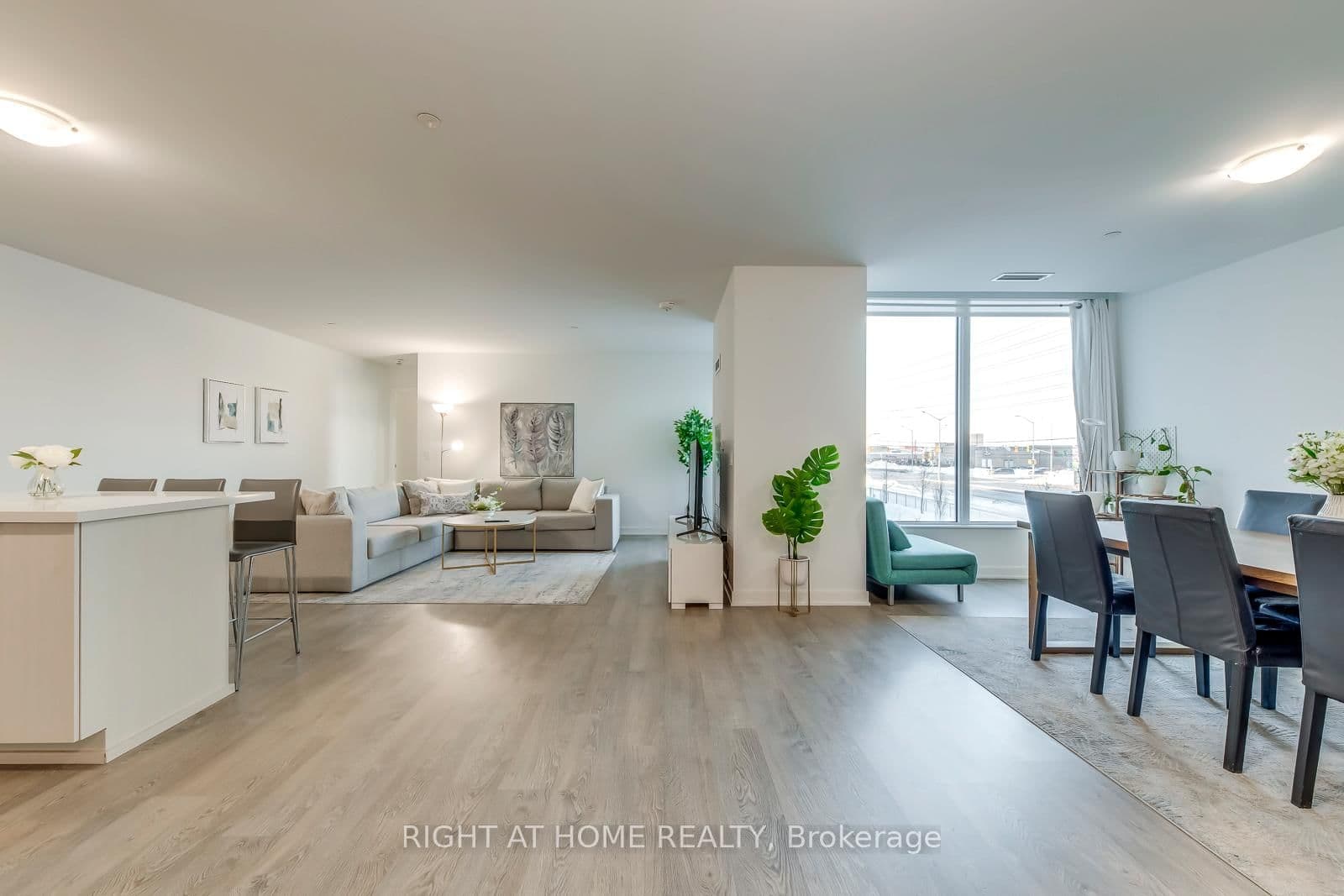 #206 - 4675 Metcalfe Avenue