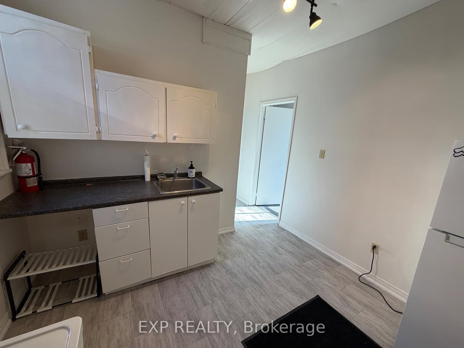 30 First Avenue, Unit Main thumbnail 21