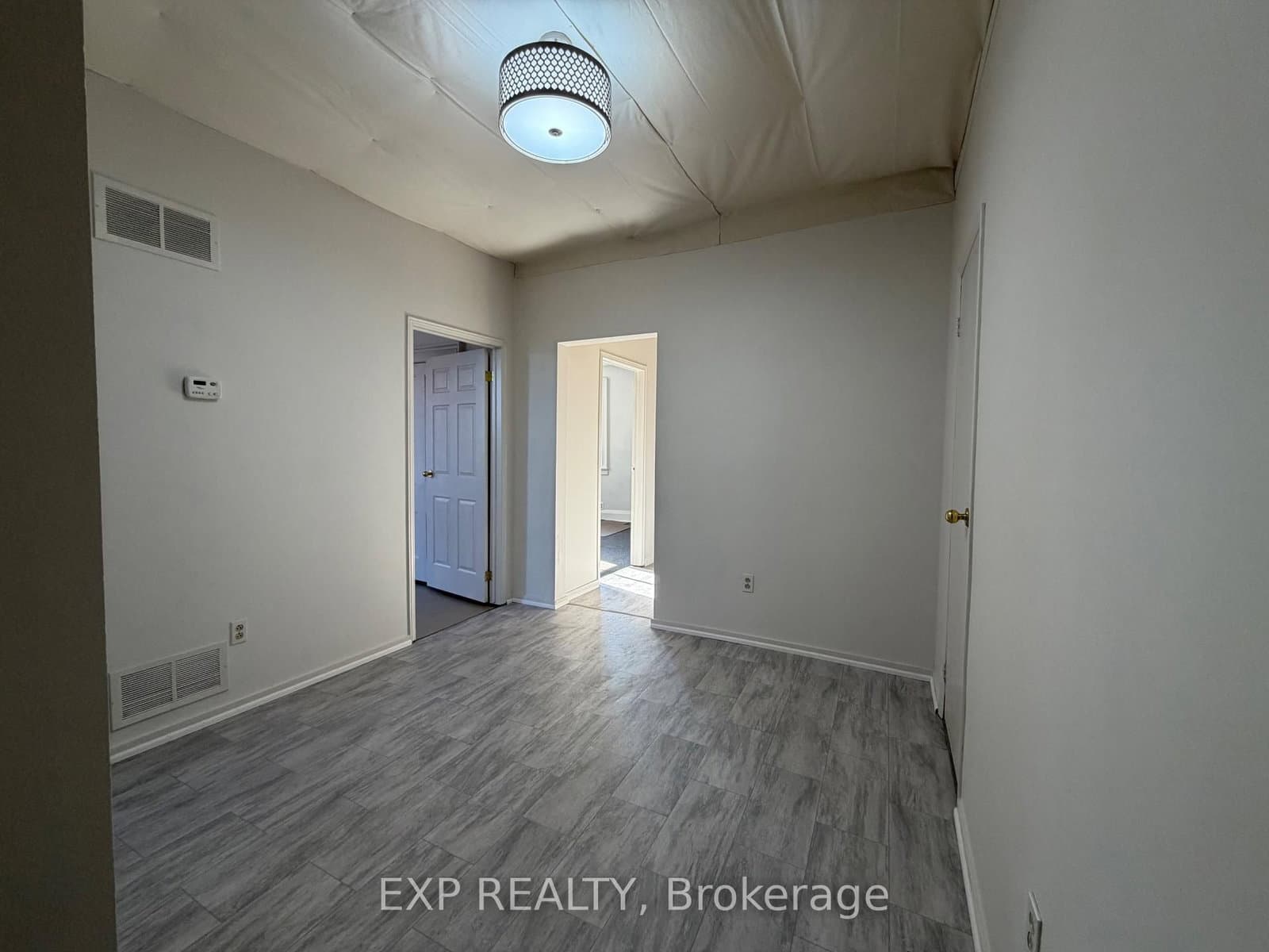 30 First Avenue, Unit Main thumbnail 4