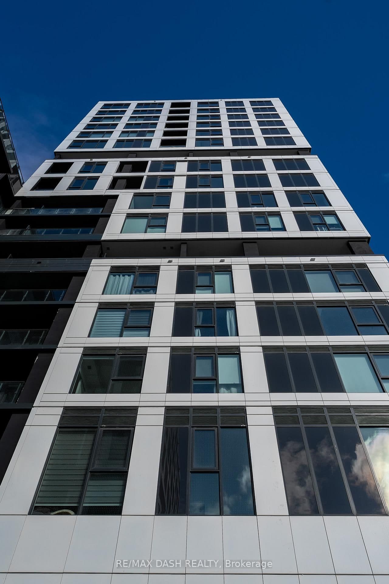 1007 THE QUEENSWAY Avenue, Unit 1707