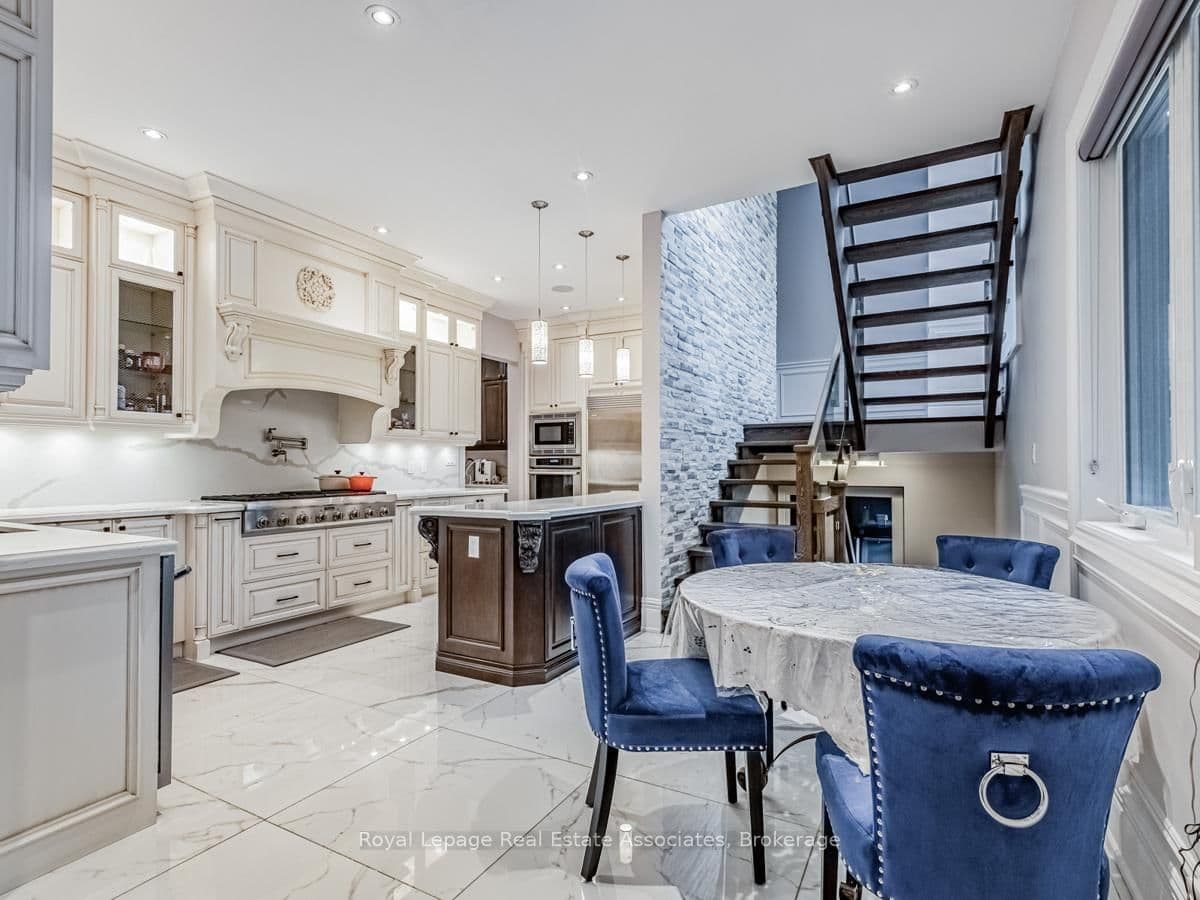 96 Elmcrest Road thumbnail 11