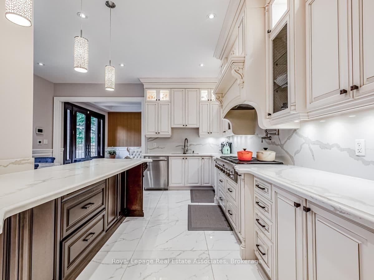 96 Elmcrest Road thumbnail 12
