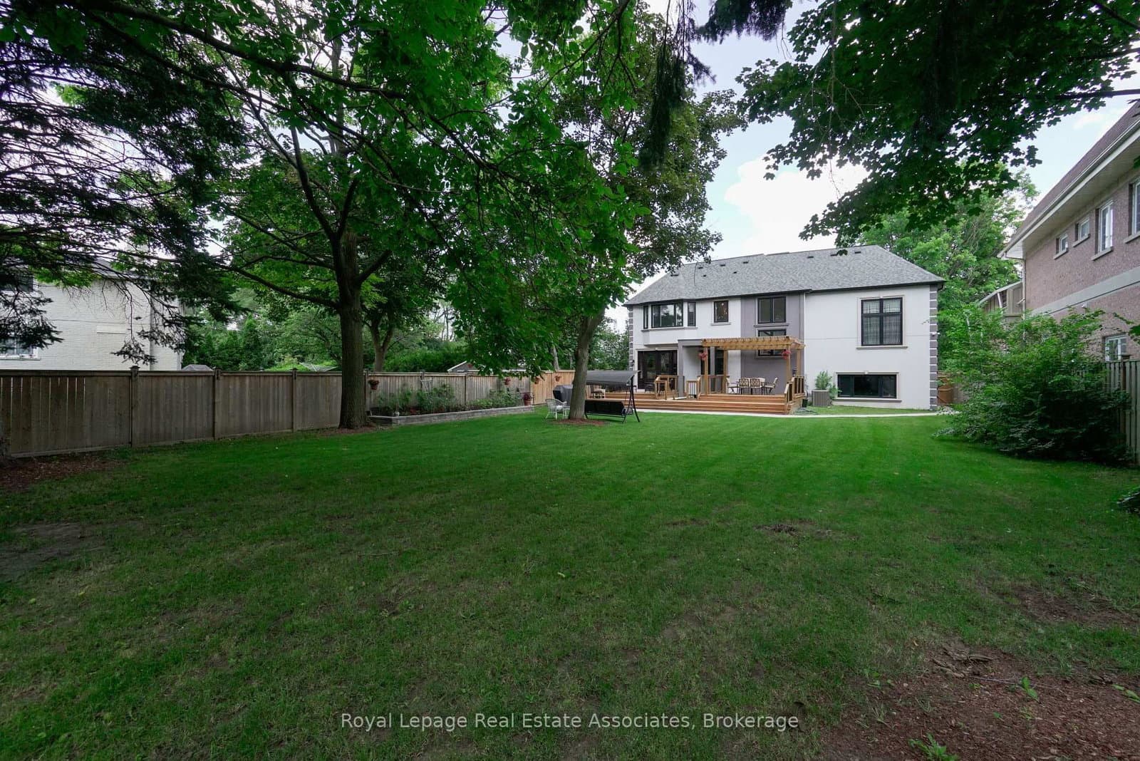 96 Elmcrest Road thumbnail 36