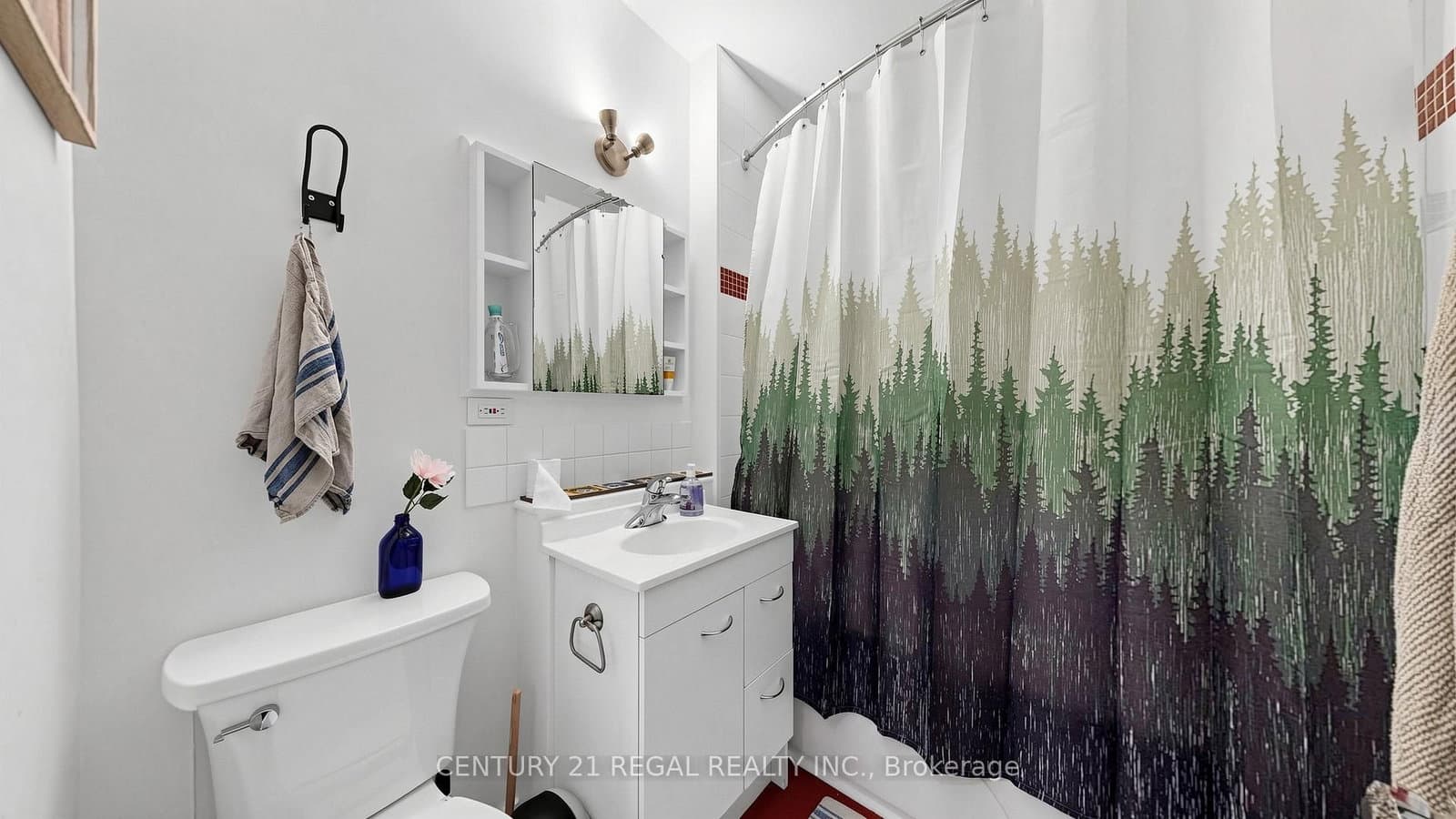 26 MACDONELL Avenue thumbnail 10