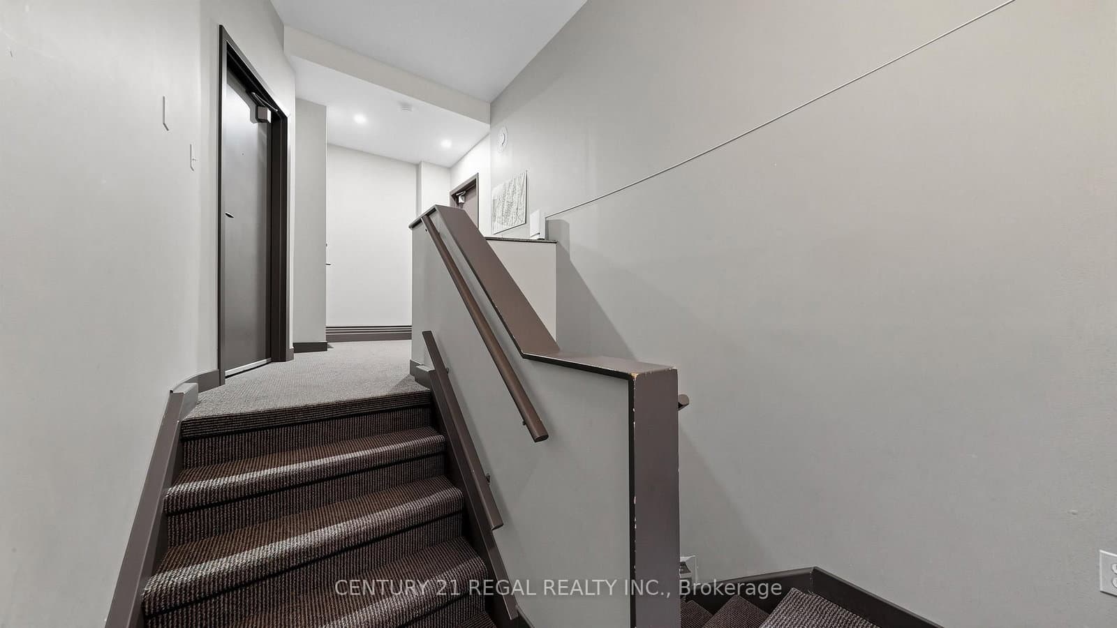 26 MACDONELL Avenue thumbnail 17