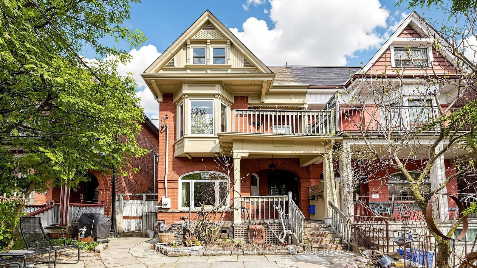 26 MACDONELL Avenue thumbnail 2