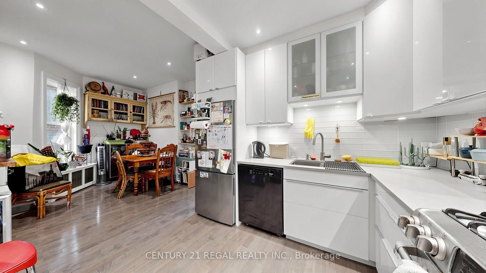 26 MACDONELL Avenue thumbnail 9