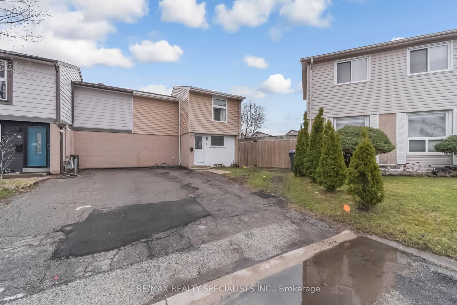 8 Grantbrook Court thumbnail 2