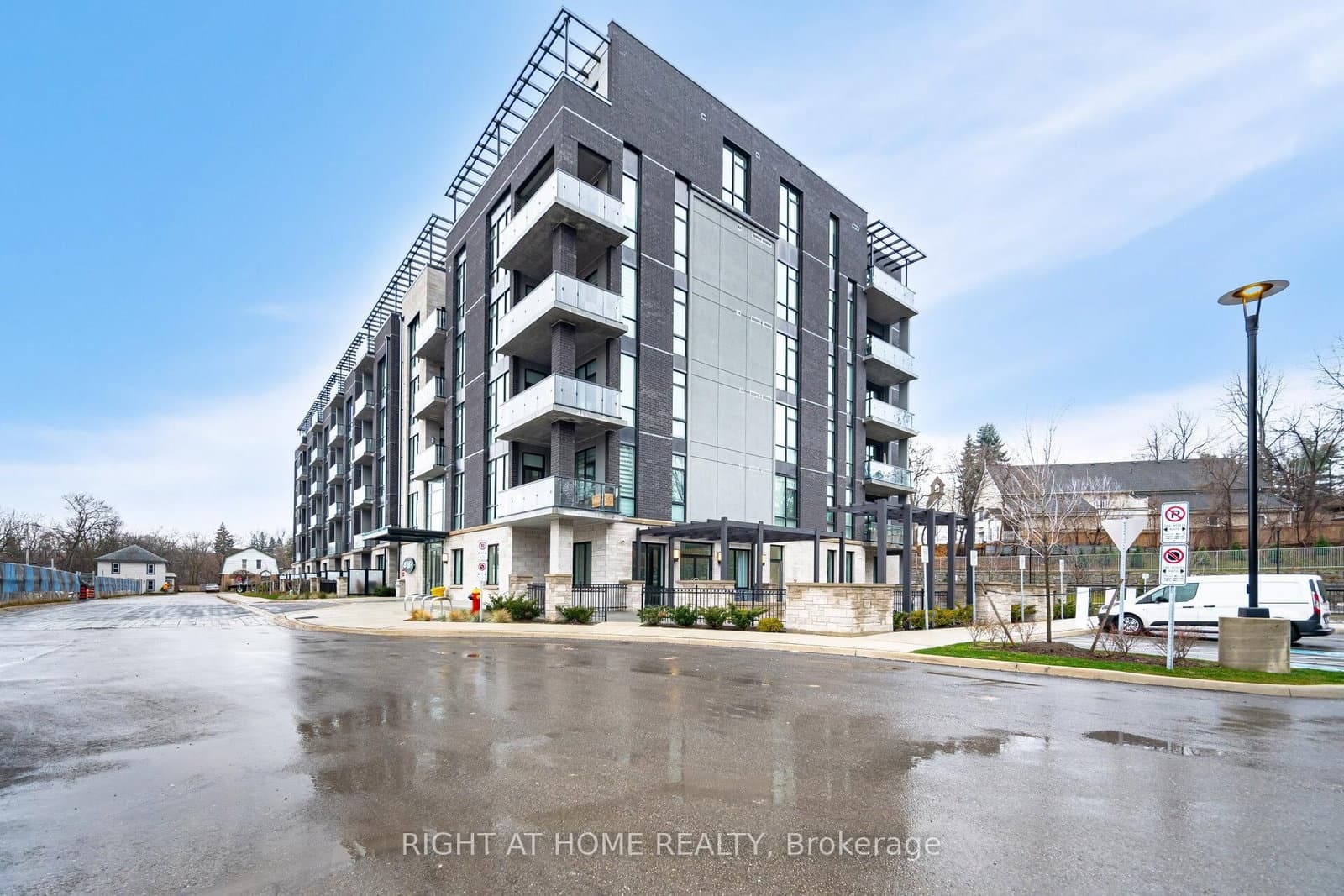 42 Mill Street, Unit 105