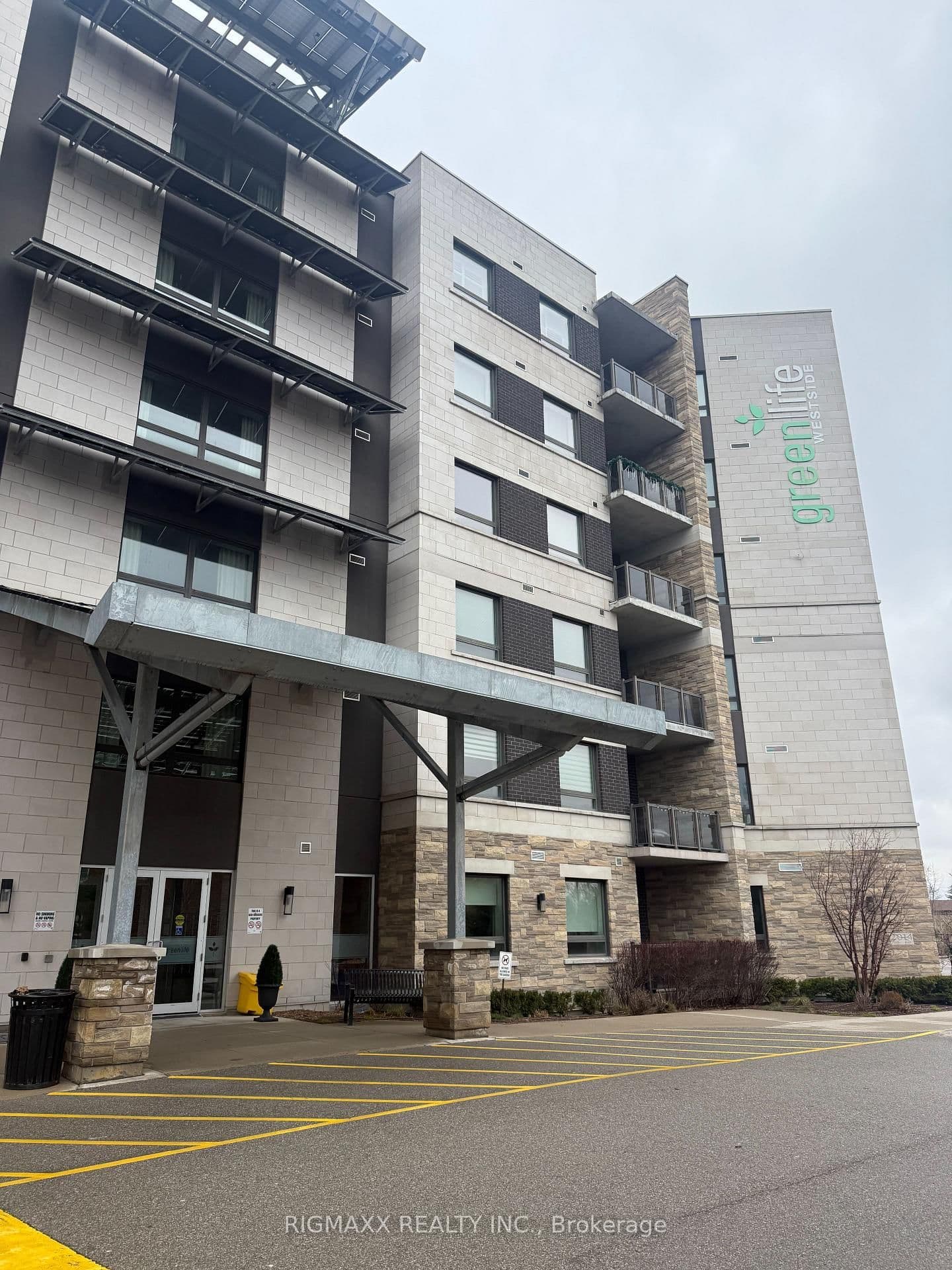 #222 - 33 Whitmer Street