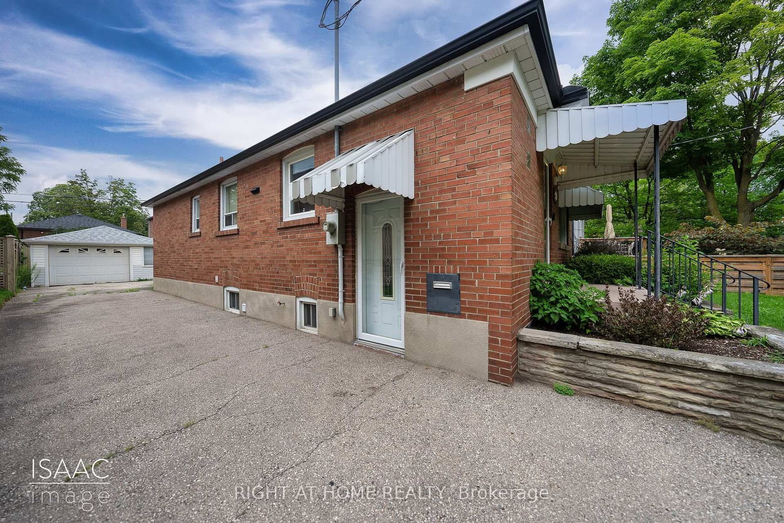 98 Yorkview Drive thumbnail 2