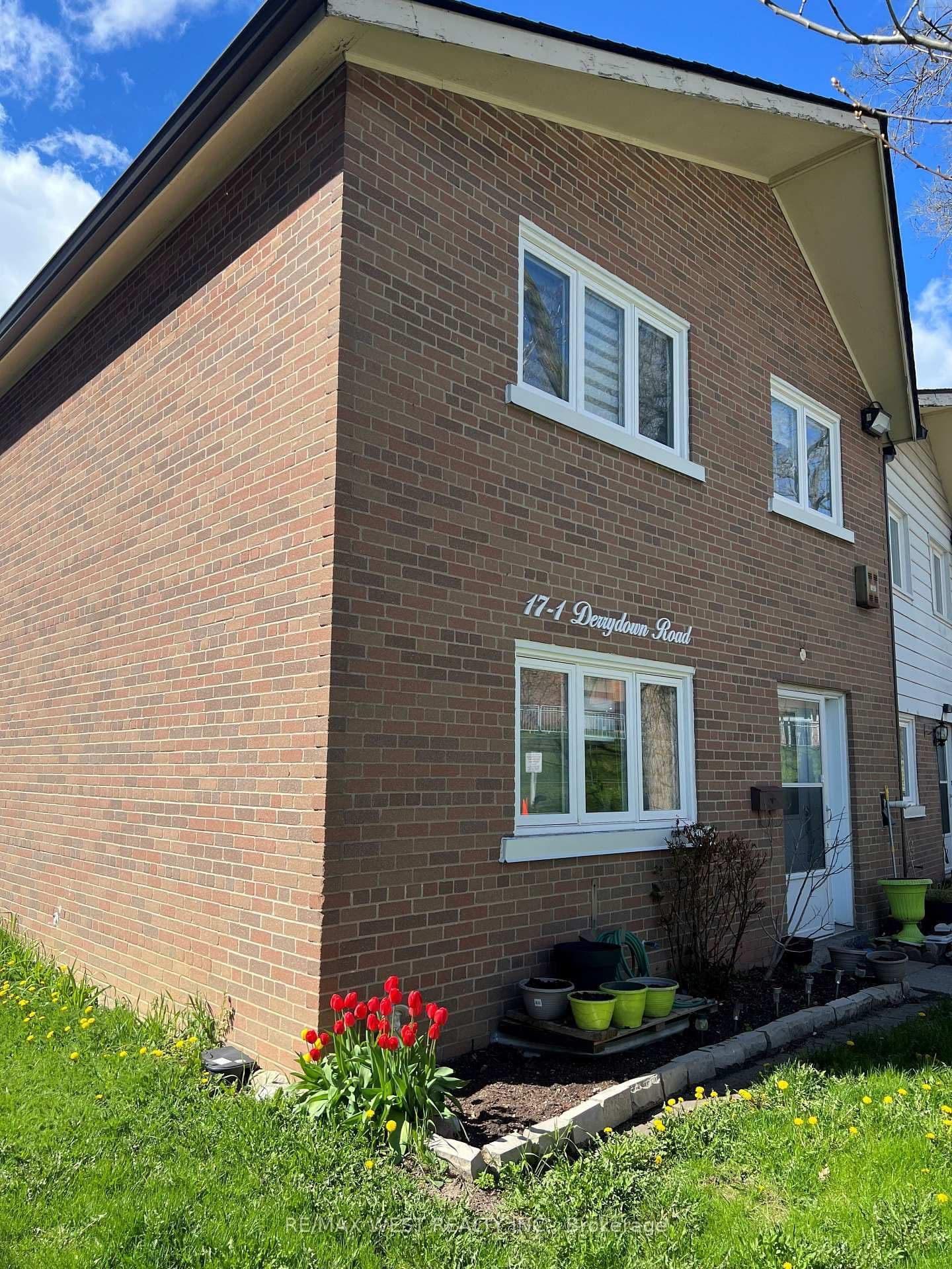 17 Derrydown Road, Unit 1 thumbnail 2