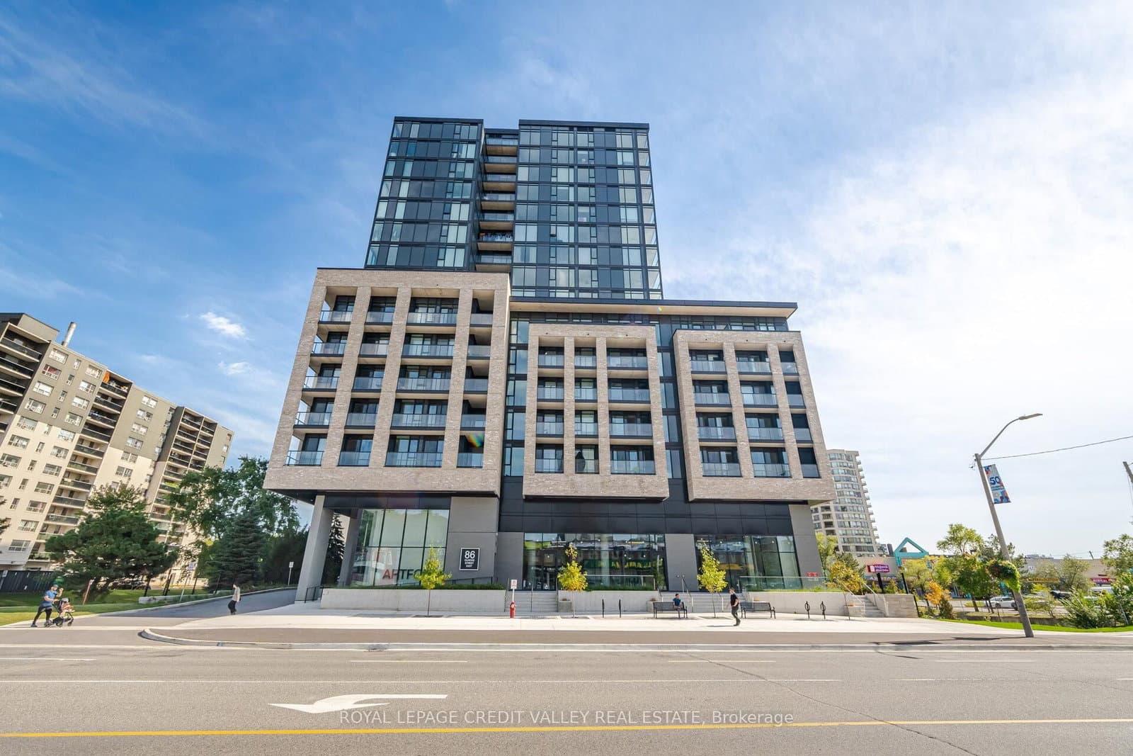86 Dundas Street E, Unit 315