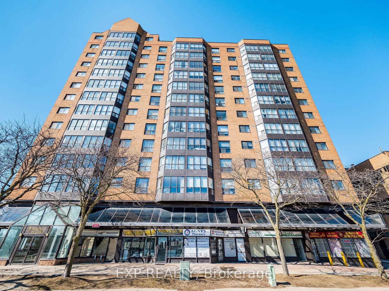 #907 - 25 Agnes Street