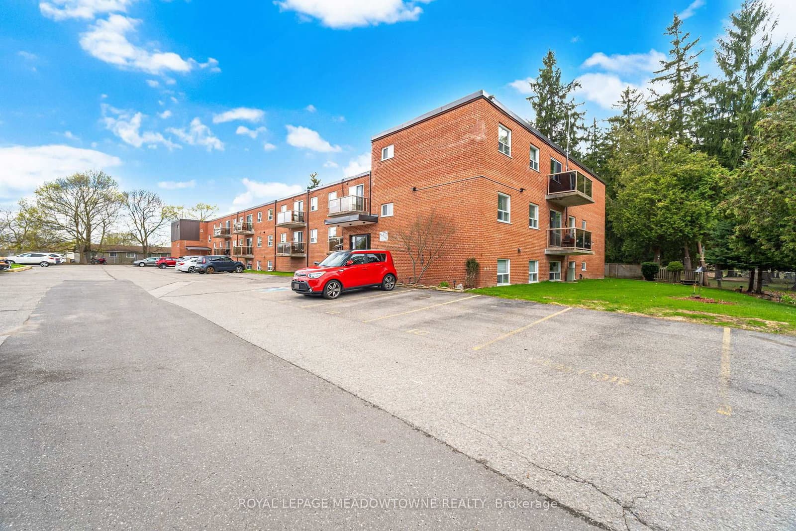 #205 - 24 Ransom Street