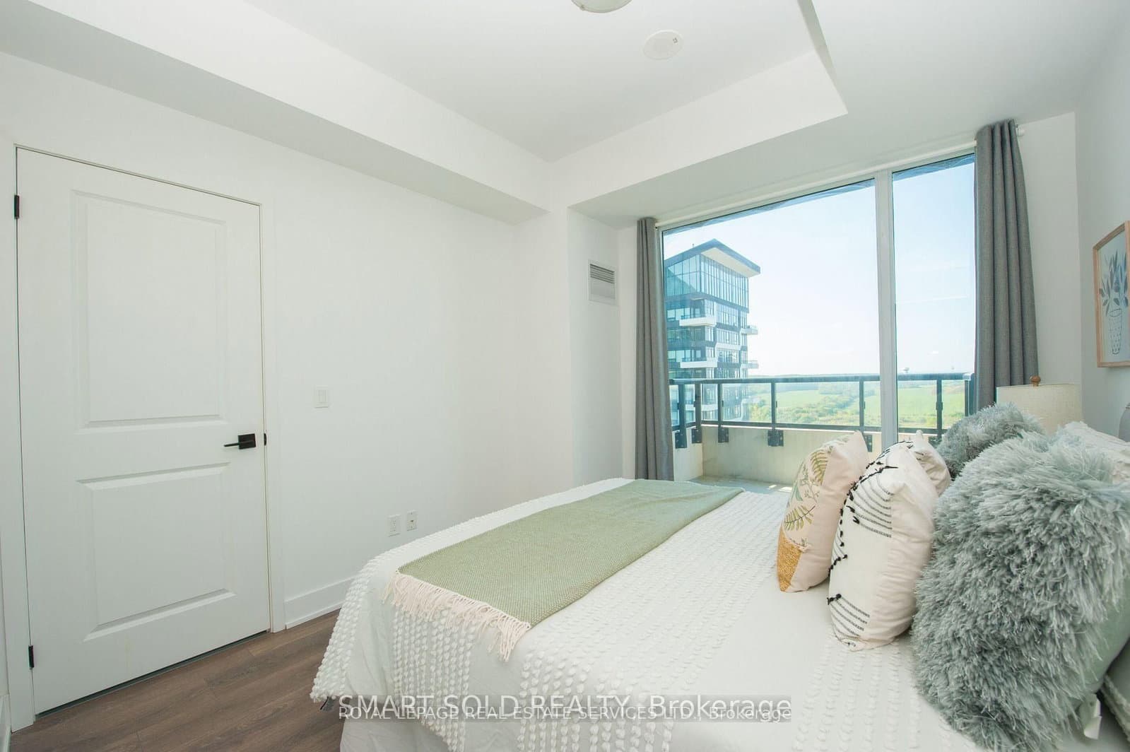 2485 Taunton Road, Unit 1126 thumbnail 6