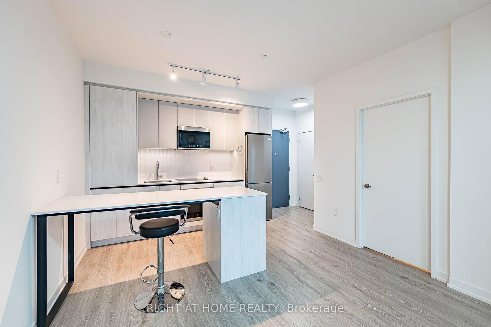 2485 Eglinton Avenue W, Unit 418 thumbnail 6
