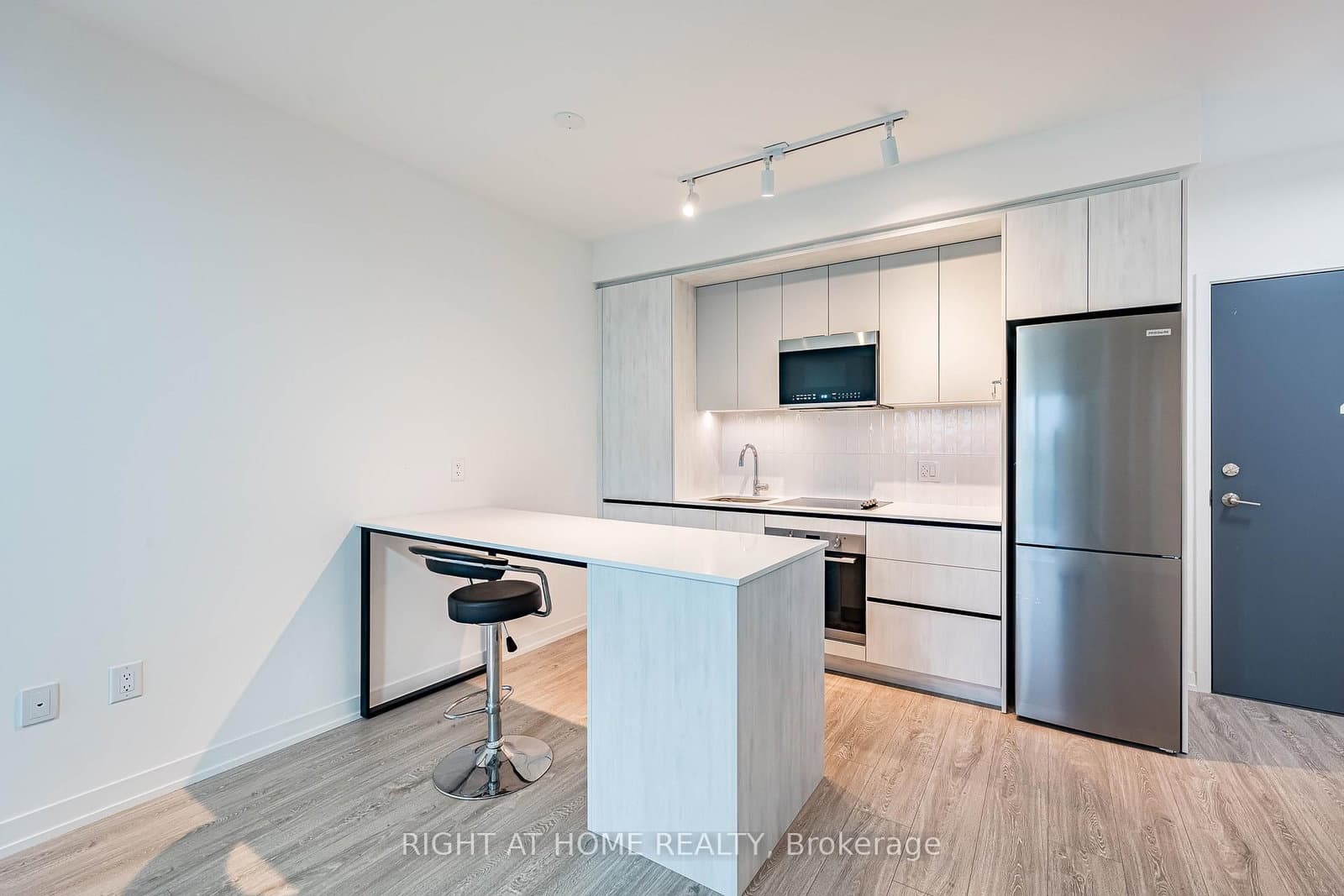 2485 Eglinton Avenue W, Unit 418 thumbnail 7