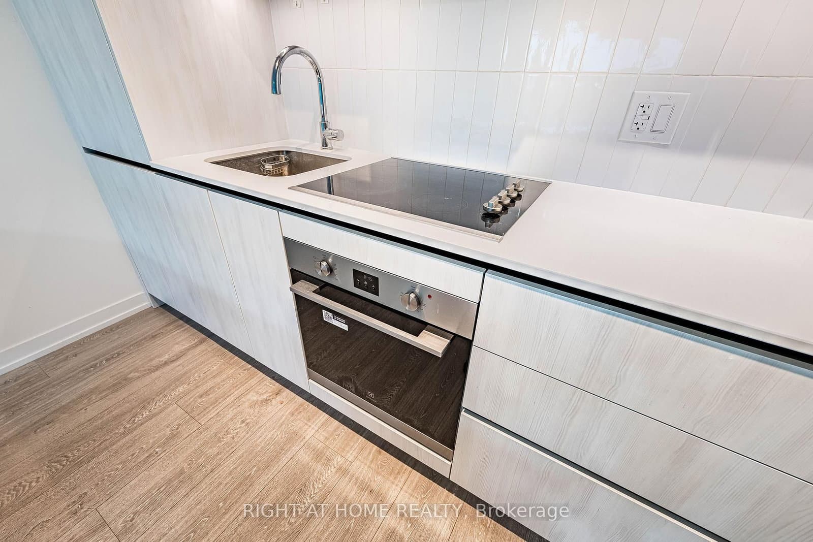 2485 Eglinton Avenue W, Unit 418 thumbnail 9