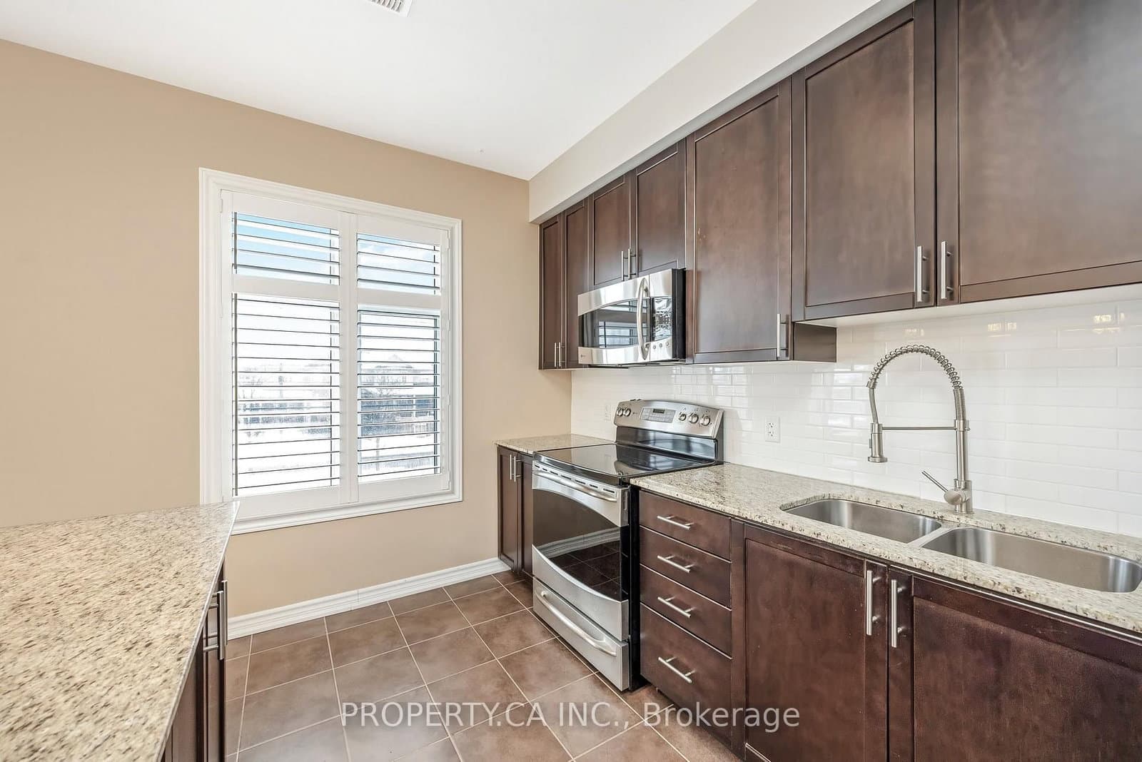 1254 Main Street E thumbnail 15