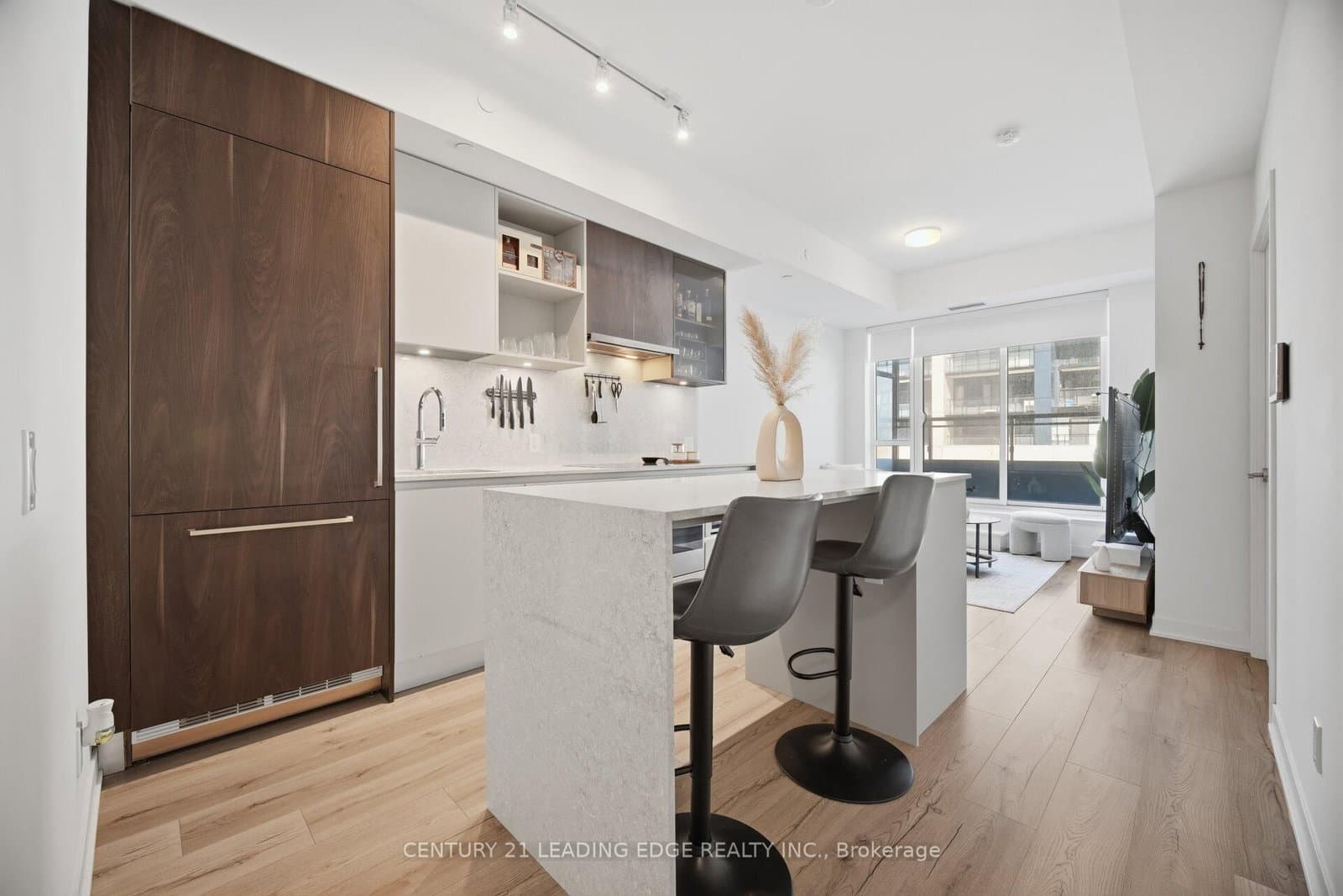 405 Dundas Street W, Unit 317 thumbnail 10
