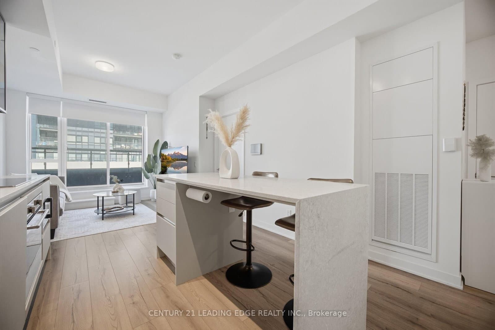 405 Dundas Street W, Unit 317 thumbnail 12