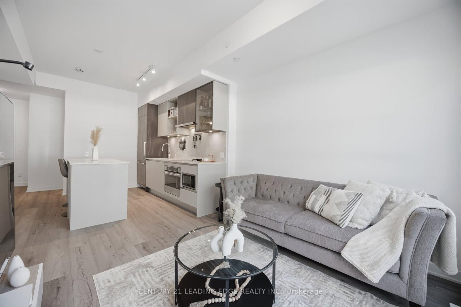 405 Dundas Street W, Unit 317 thumbnail 13