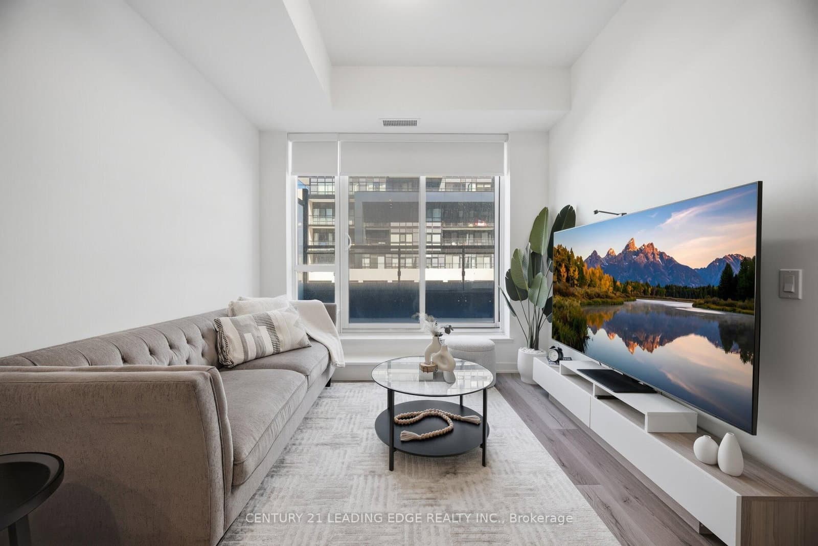 405 Dundas Street W, Unit 317 thumbnail 15