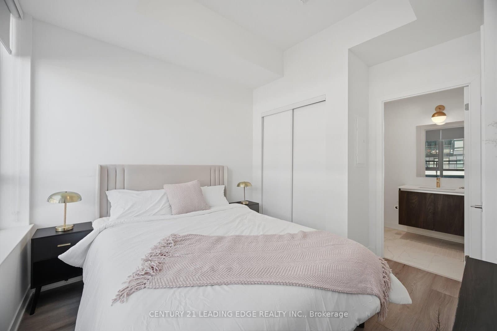 405 Dundas Street W, Unit 317 thumbnail 19