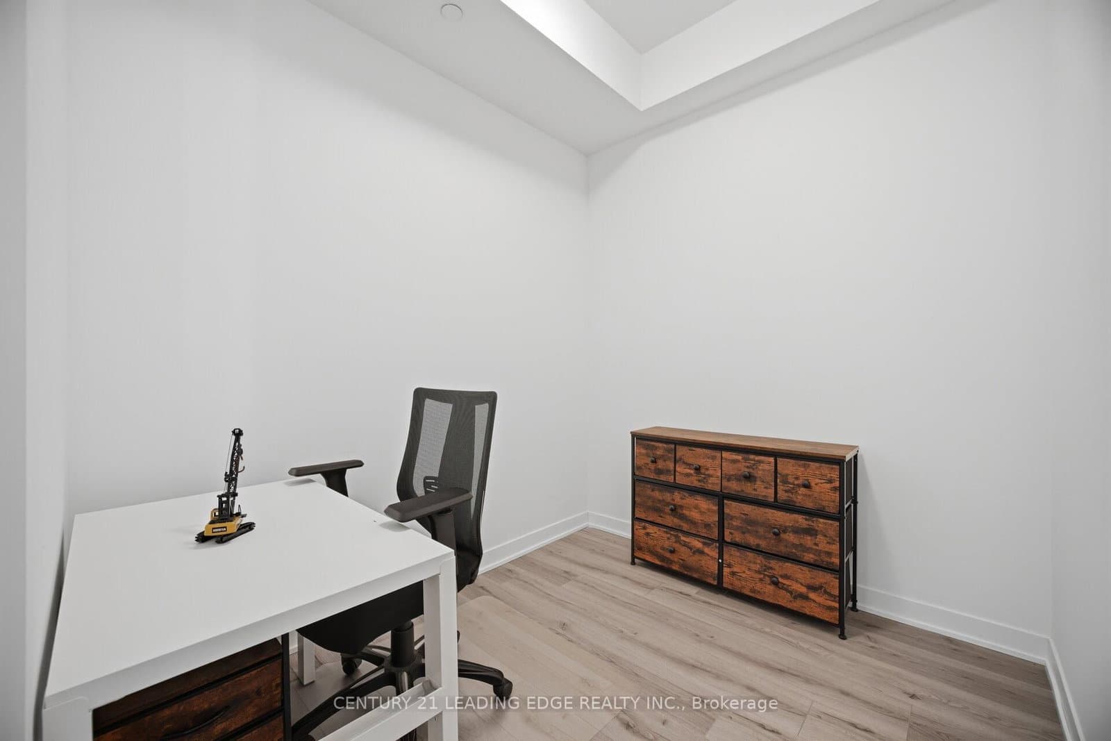 405 Dundas Street W, Unit 317 thumbnail 22
