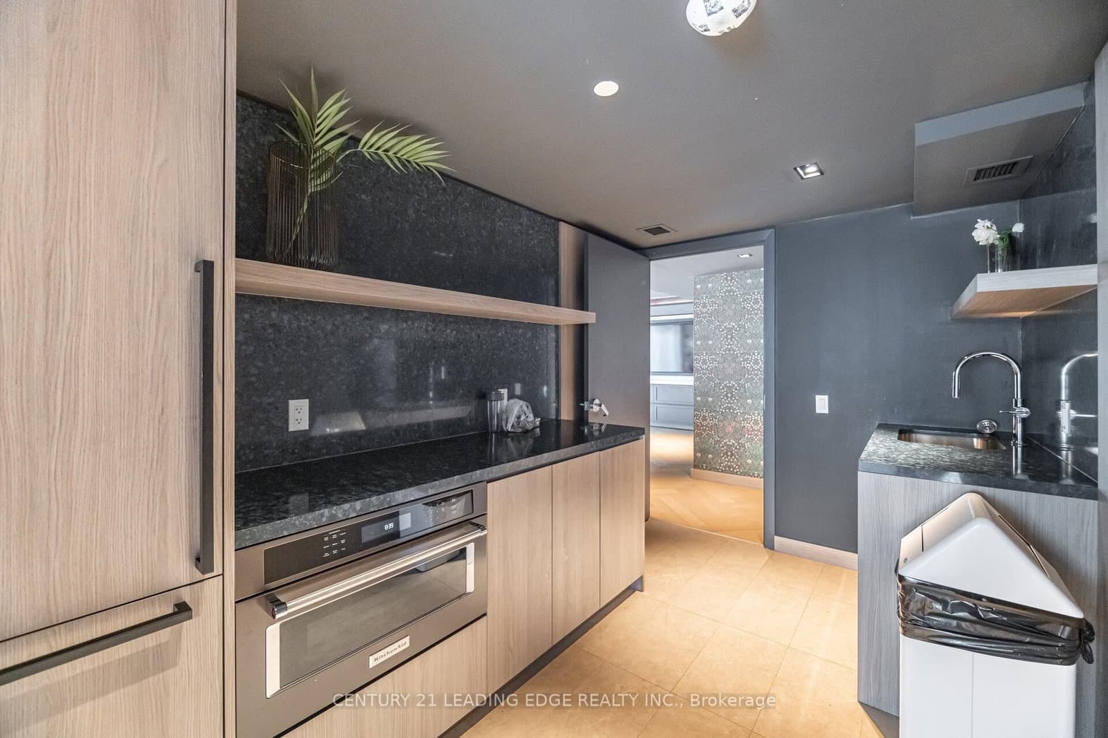 405 Dundas Street W, Unit 317 thumbnail 30
