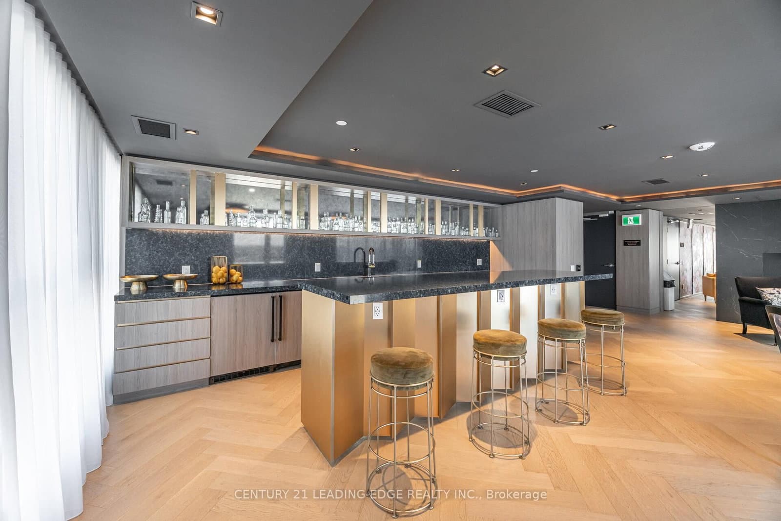 405 Dundas Street W, Unit 317 thumbnail 32