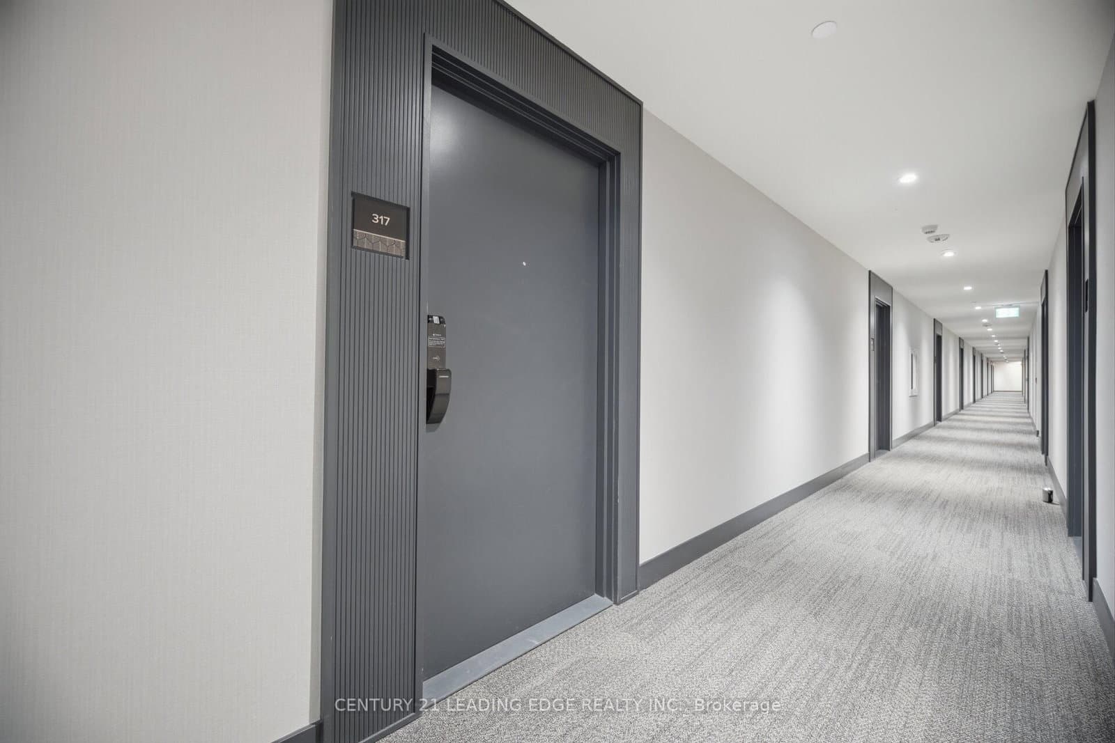 405 Dundas Street W, Unit 317 thumbnail 4