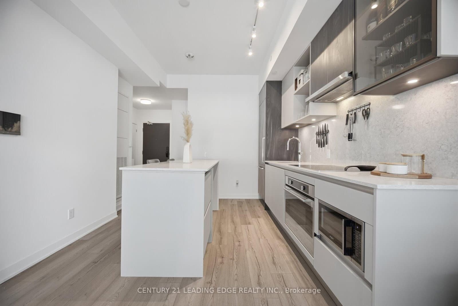 405 Dundas Street W, Unit 317 thumbnail 8