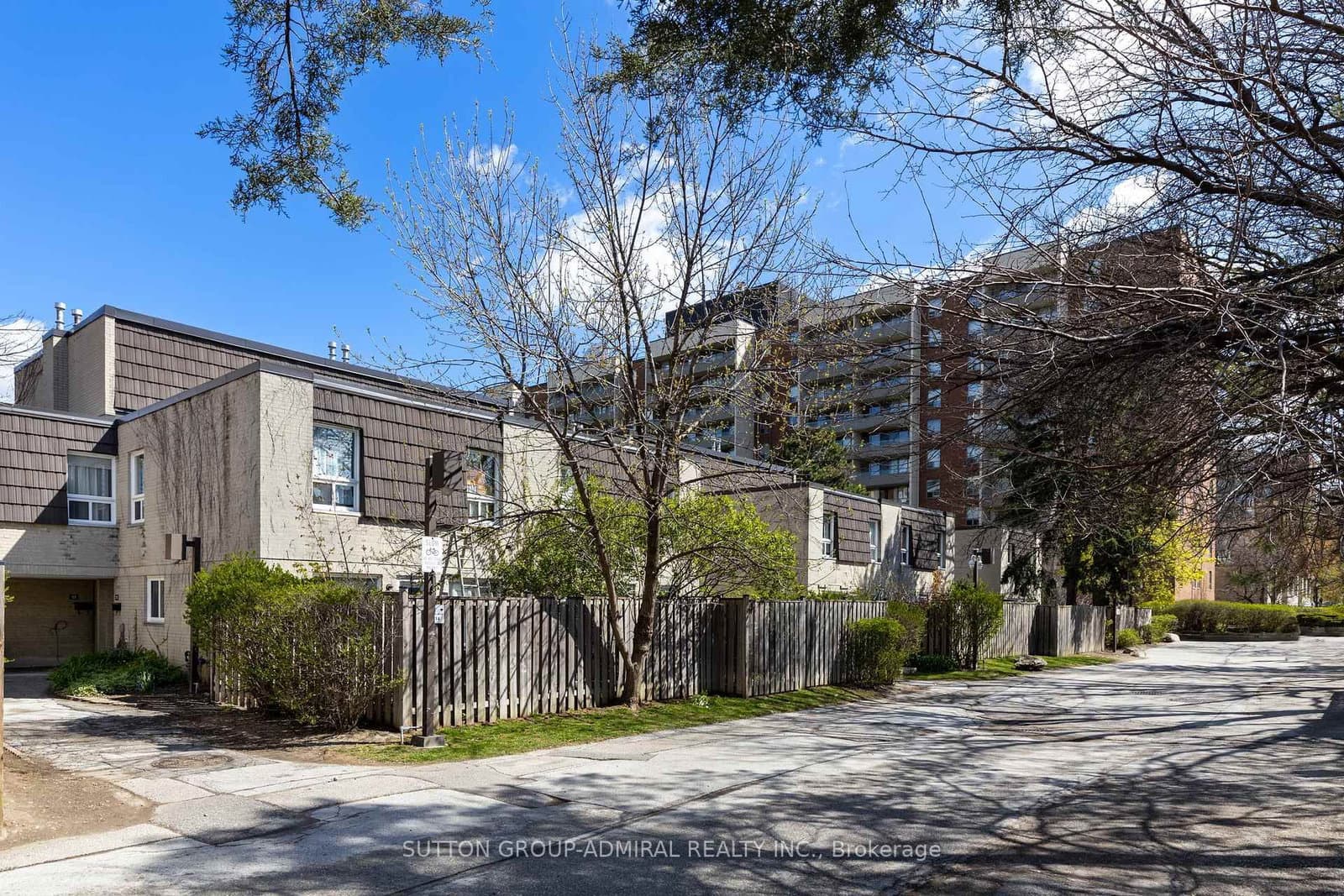 21 Four Winds Drive, Unit 11 thumbnail 2