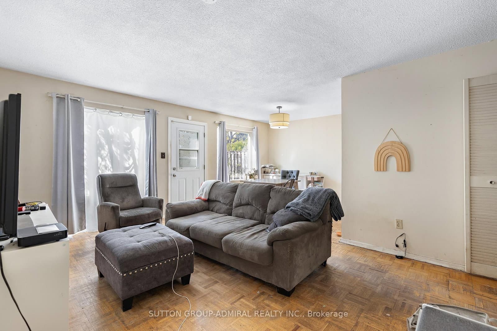 21 Four Winds Drive, Unit 11 thumbnail 4
