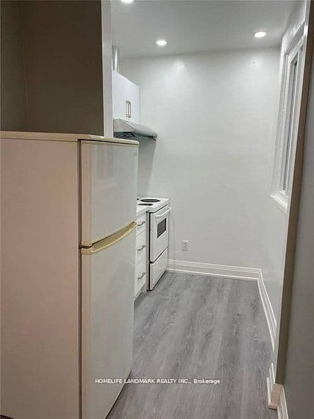 271 Dunn Avenue, Unit 2 thumbnail 4